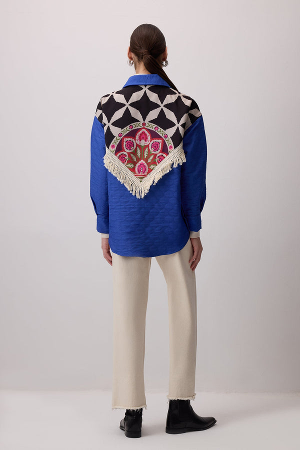 ARKASI BASKILI KAPİTONE GÖMLEK